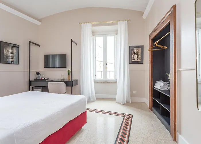 Daplace - White In Navona Rzym