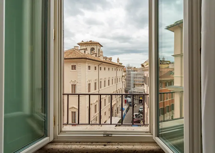 Daplace - White In Navona 4*