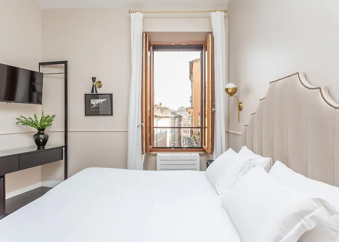 Daplace - White In Navona