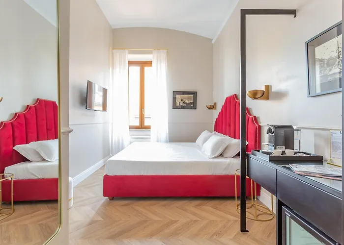 Daplace - White In Navona 4*